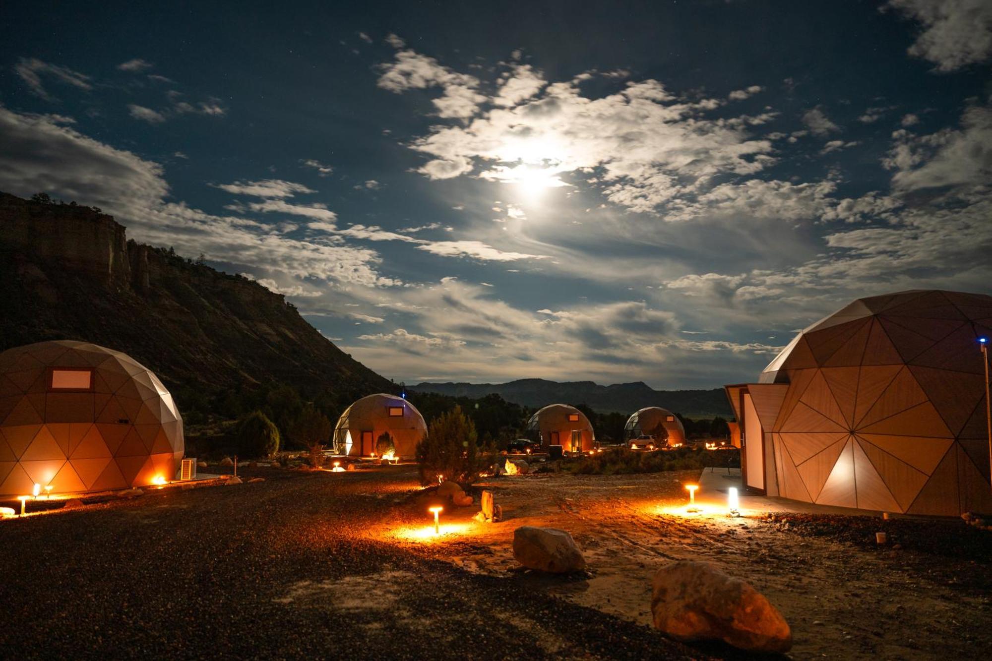Clear Sky Resorts - Bryce Canyon - Unique Stargazing Domes Cannonville Extérieur photo